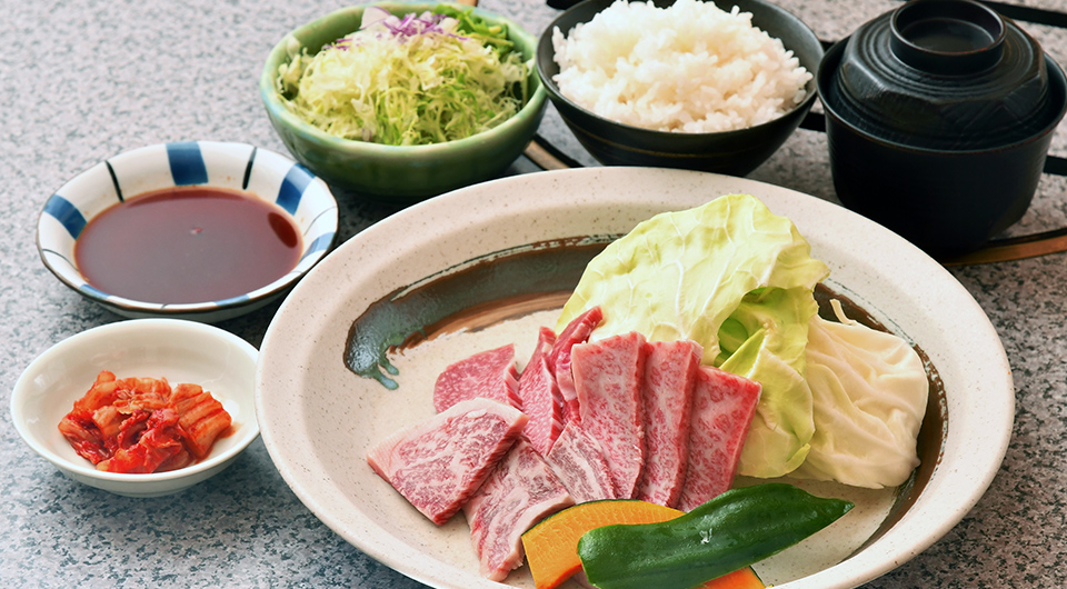 お食事